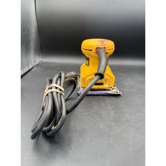 DEWALT DW411 120V Corded Palm Grip Sander - tested and working - Picture 6 of 8